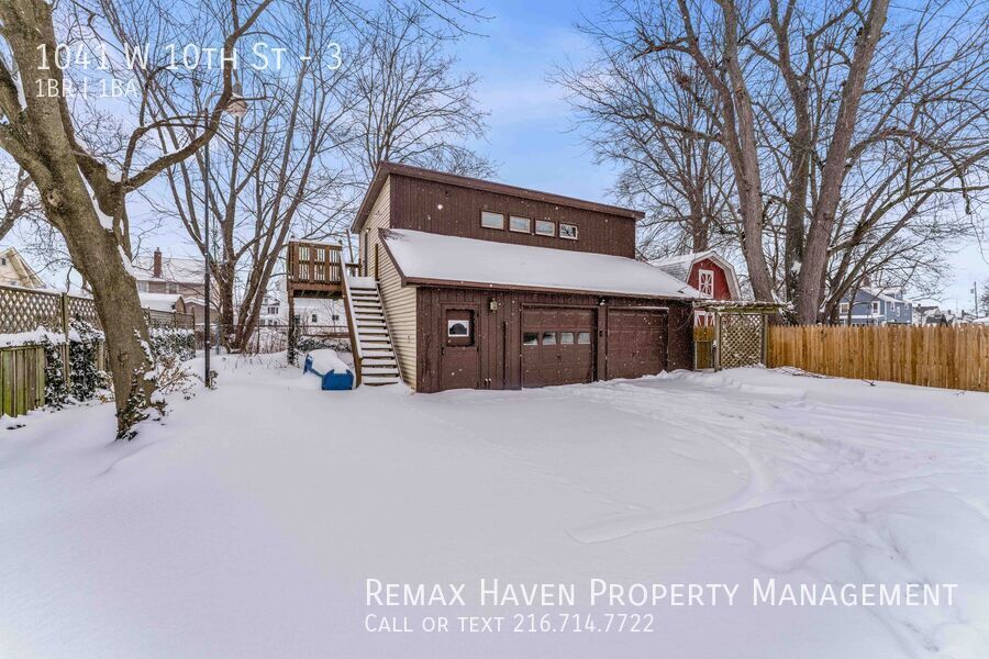 1041 W 10th St | Unit 3, Lorain - Spacious 1-bed 1-bath multi-family home!  property image