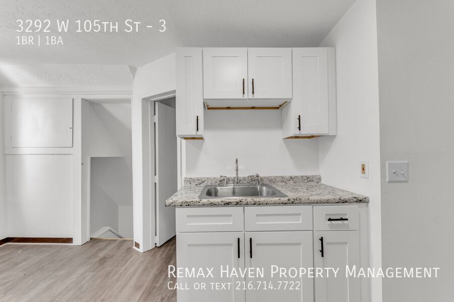 3292 W 105th St | Unit 3, Cleveland - Spacious 1-bed 1-bath multi-family home!  property image