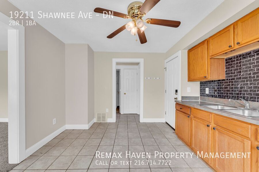 19211 Shawnee Ave | DN, Cleveland - Spacious 2 bed 1 bath multi-family home! property image