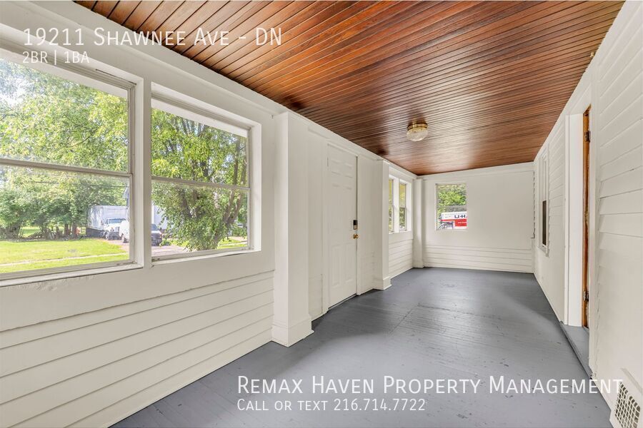 19211 Shawnee Ave | DN, Cleveland - Spacious 2 bed 1 bath multi-family home! property image