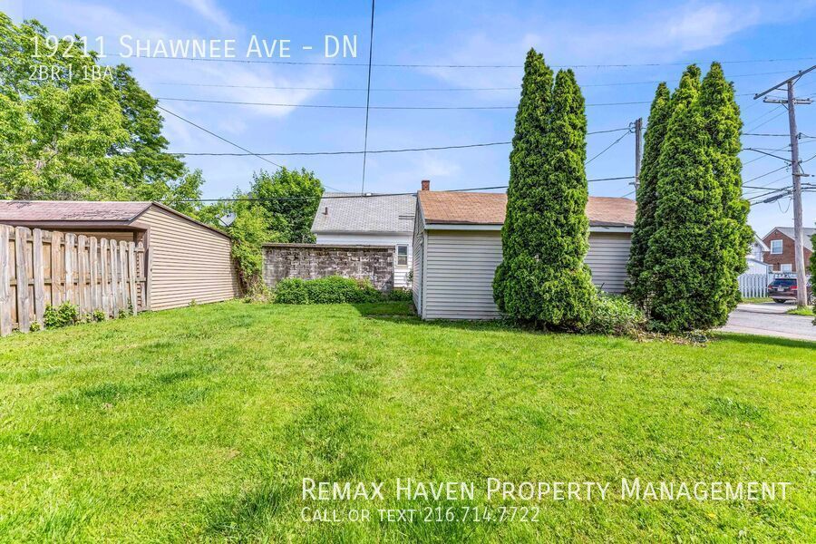 19211 Shawnee Ave | DN, Cleveland - Spacious 2 bed 1 bath multi-family home! property image
