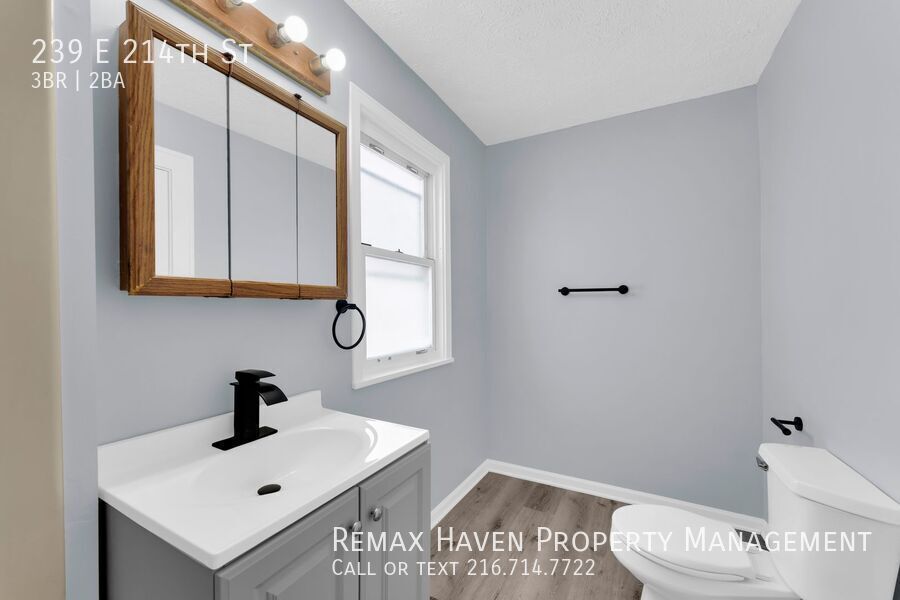 239 E 214th St, Euclid - Spacious 3-bed 2 -bath single-family home! property image