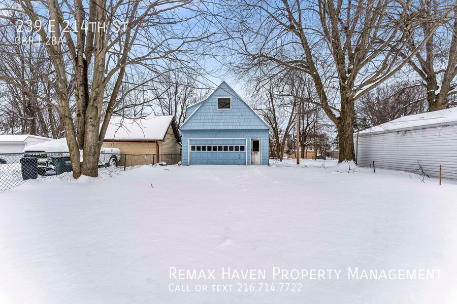 239 E 214th St, Euclid - Spacious 3-bed 2 -bath single-family home! property image