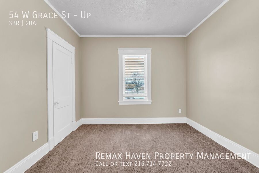 54 W Grace St | UP, Bedford - Spacious 3-bed 2-bath multi-family home! property image