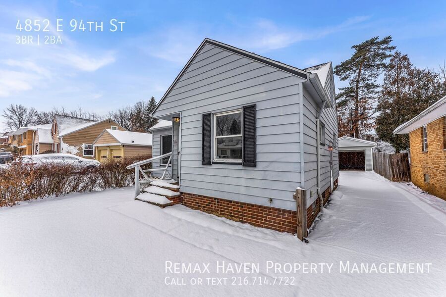 4852 E 94th St, Garfield Heights - Spacious 3-bed 1.5 -bath single-family home! property image