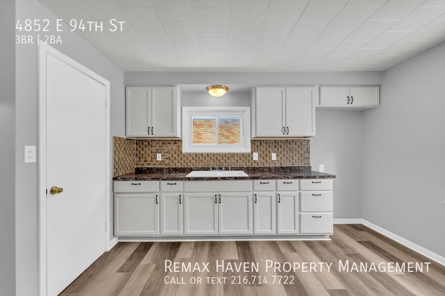 4852 E 94th St, Garfield Heights - Spacious 3-bed 1.5 -bath single-family home! property image