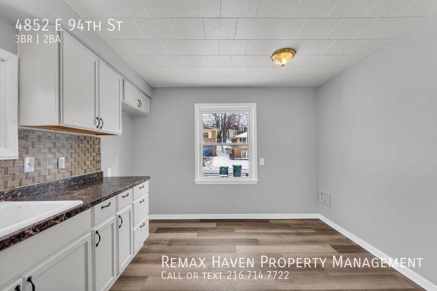 4852 E 94th St, Garfield Heights - Spacious 3-bed 1.5 -bath single-family home! property image