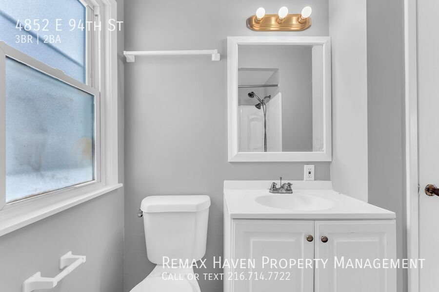 4852 E 94th St, Garfield Heights - Spacious 3-bed 1.5 -bath single-family home! property image