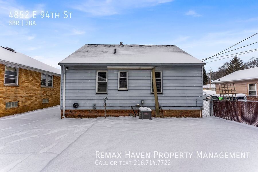 4852 E 94th St, Garfield Heights - Spacious 3-bed 1.5 -bath single-family home! property image
