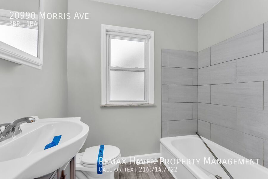 20990 Morris Ave, Euclid - Spacious 3-bed 1-bath single-family home! property image