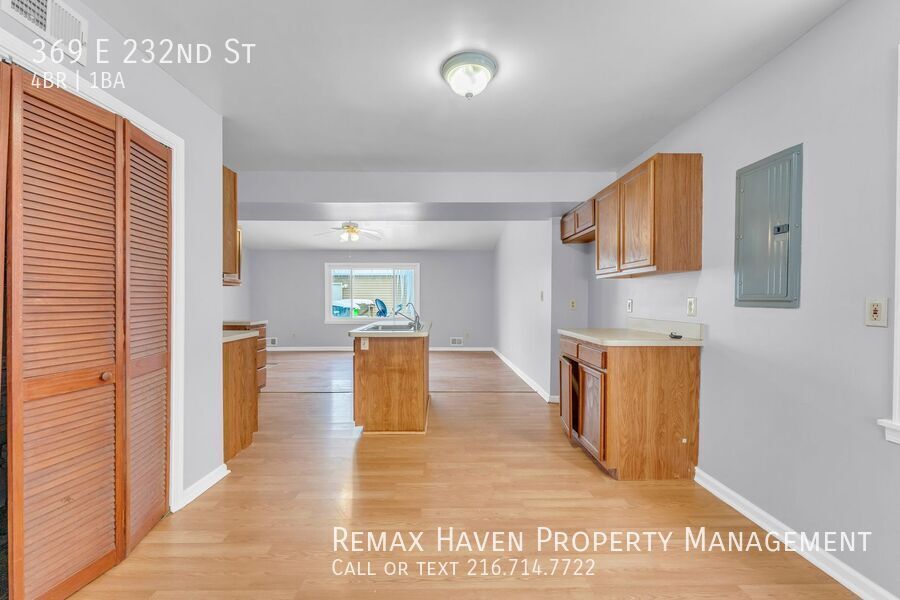 369 E 232nd St, Euclid - Spacious 4-bed 1 -bath single-family home! property image