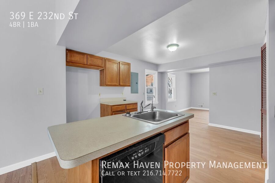 369 E 232nd St, Euclid - Spacious 4-bed 1 -bath single-family home! property image