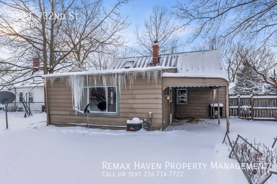 369 E 232nd St, Euclid - Spacious 4-bed 1 -bath single-family home! property image