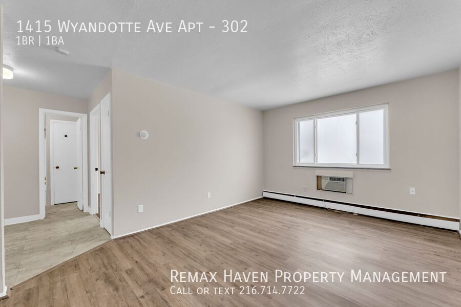 1415 Wyandotte Ave | Apt #302, Lakewood - Spacious 1-bed 1-bath apartment!  property image