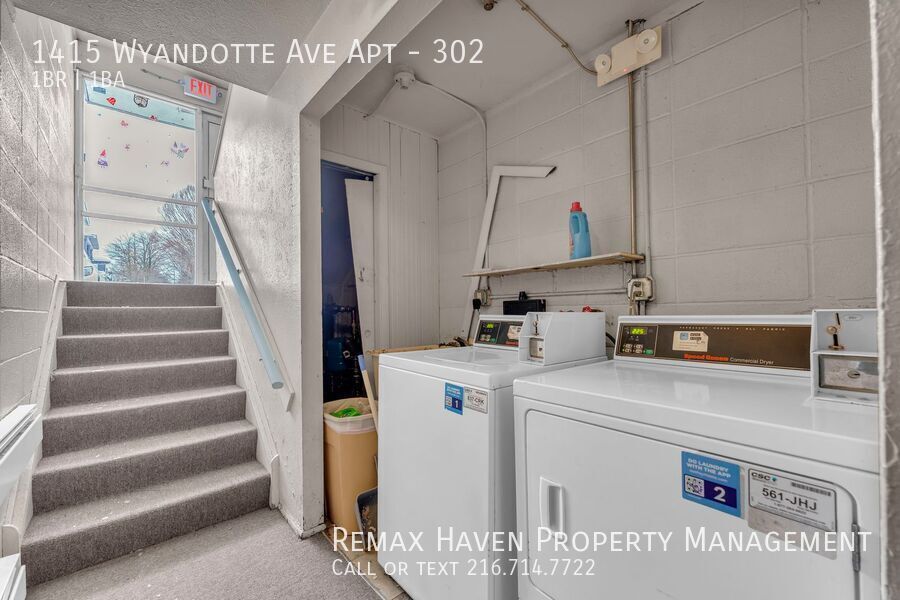 1415 Wyandotte Ave | Apt #302, Lakewood - Spacious 1-bed 1-bath apartment!  property image
