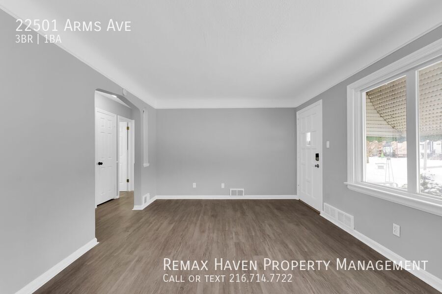 22501 Arms Ave, Euclid - Spacious 3-bed 1-bath single-family home! property image