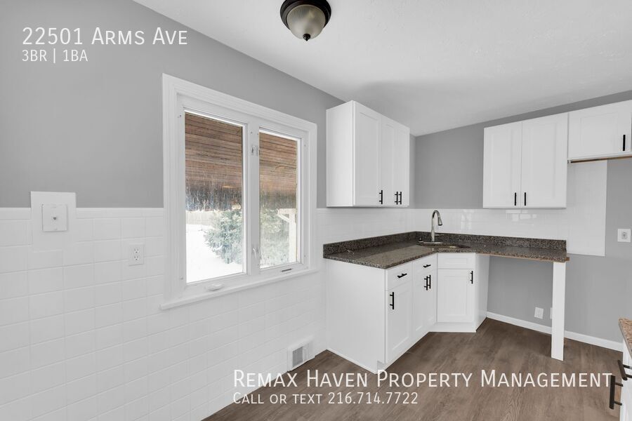 22501 Arms Ave, Euclid - Spacious 3-bed 1-bath single-family home! property image