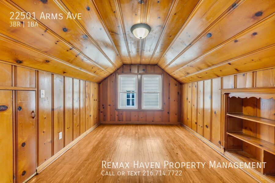 22501 Arms Ave, Euclid - Spacious 3-bed 1-bath single-family home! property image