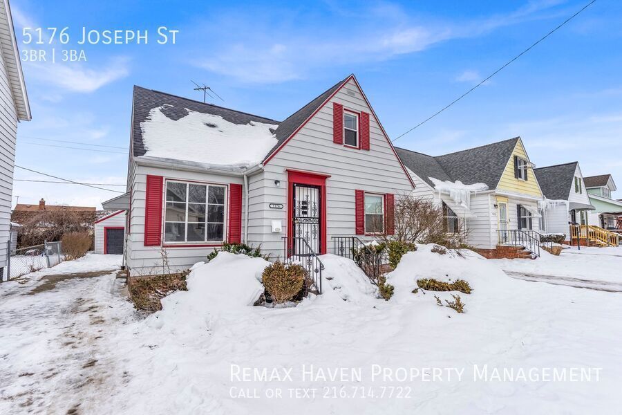 5176 Joseph St, Maple Heights - Spacious 3-bed 2.5 -bath single-family home! property image