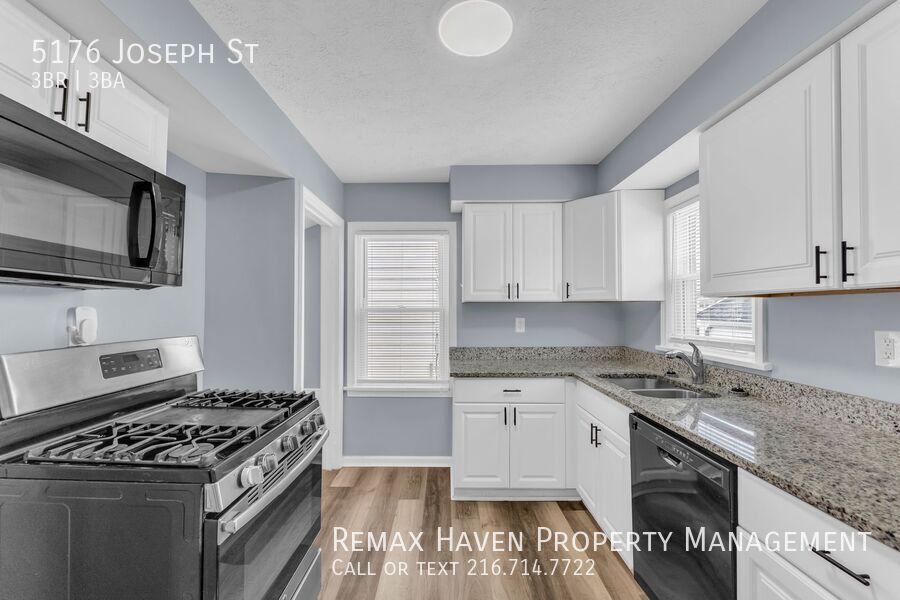 5176 Joseph St, Maple Heights - Spacious 3-bed 2.5 -bath single-family home! property image