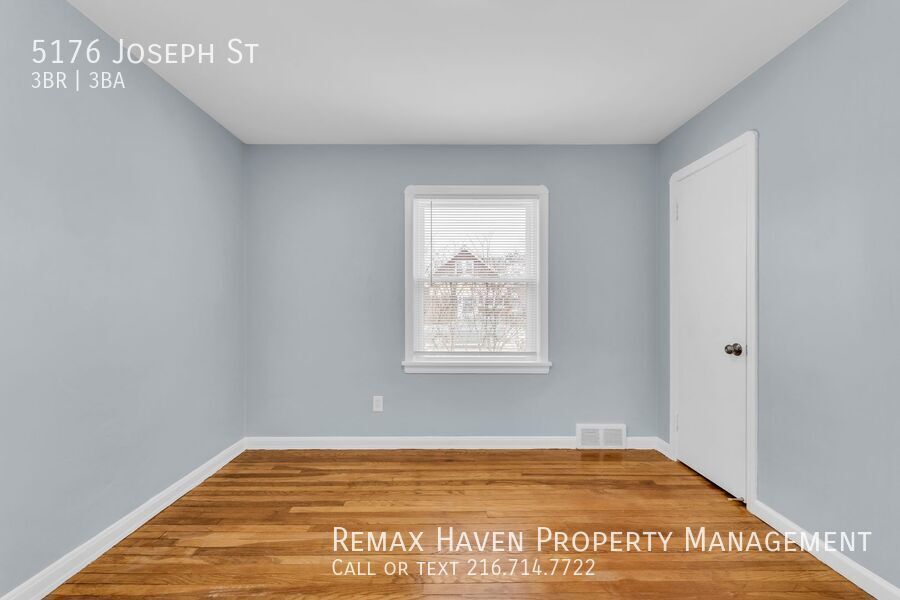5176 Joseph St, Maple Heights - Spacious 3-bed 2.5 -bath single-family home! property image