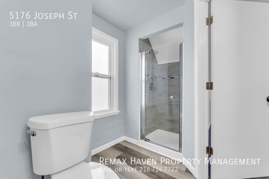 5176 Joseph St, Maple Heights - Spacious 3-bed 2.5 -bath single-family home! property image