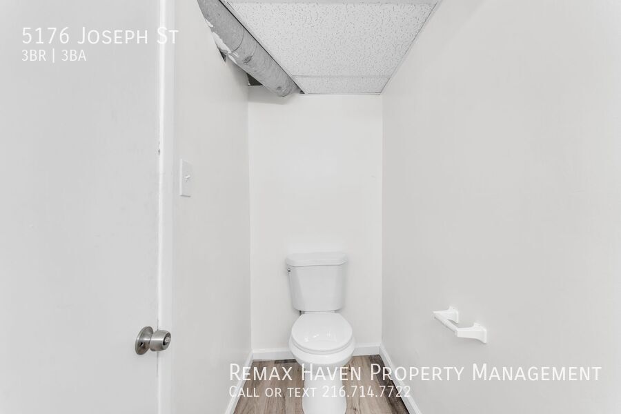 5176 Joseph St, Maple Heights - Spacious 3-bed 2.5 -bath single-family home! property image