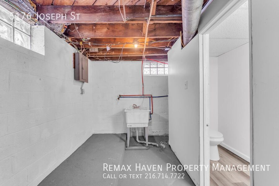 5176 Joseph St, Maple Heights - Spacious 3-bed 2.5 -bath single-family home! property image