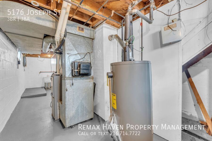 5176 Joseph St, Maple Heights - Spacious 3-bed 2.5 -bath single-family home! property image