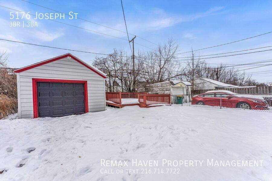 5176 Joseph St, Maple Heights - Spacious 3-bed 2.5 -bath single-family home! property image