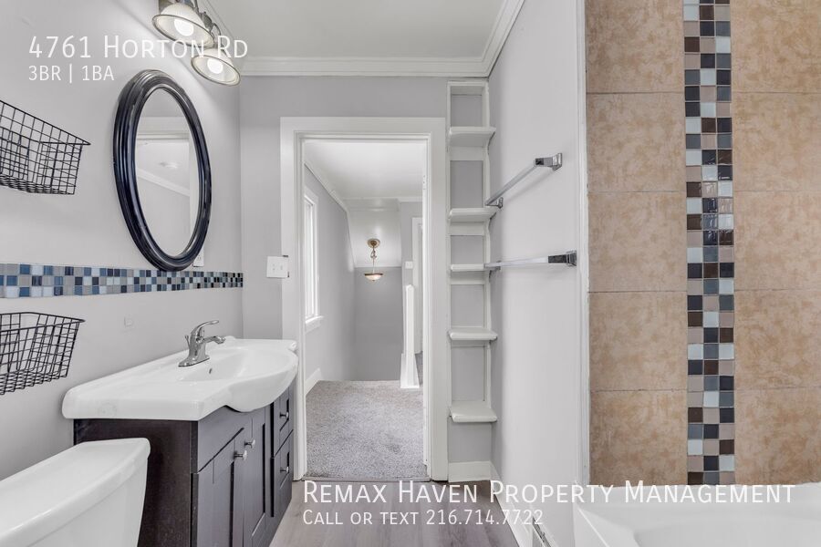 4761 Horton Rd, Garfield Heights - Spacious 3-bed 1-bath single-family home! property image