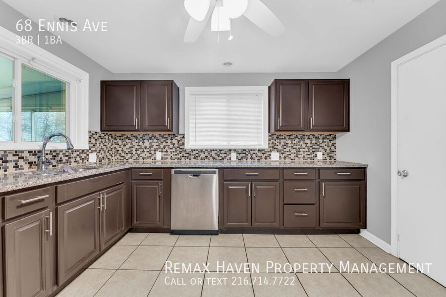 68 Ennis Ave, Bedford - Spacious 3-bed 1-bath single-family home! property image