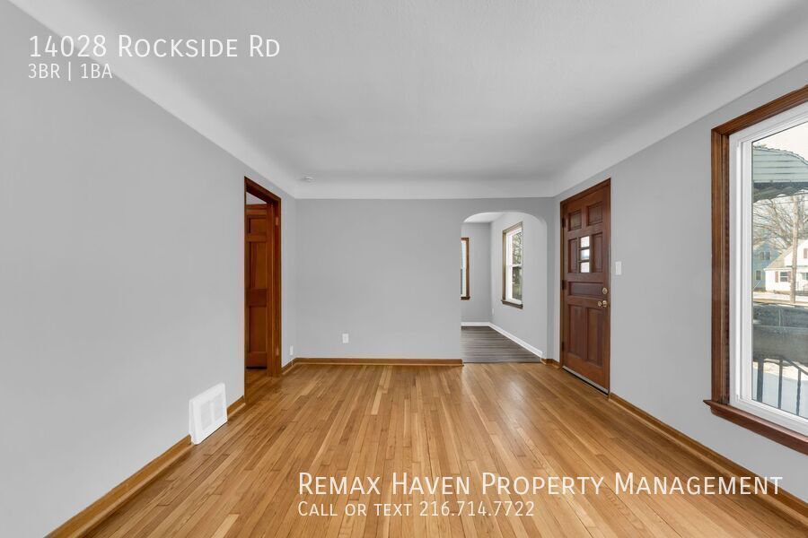 14028 Rockside Rd, Maple Heights - Spacious 3-bed 1-bath single-family home! property image