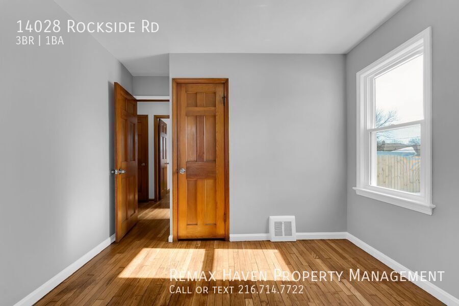 14028 Rockside Rd, Maple Heights - Spacious 3-bed 1-bath single-family home! property image