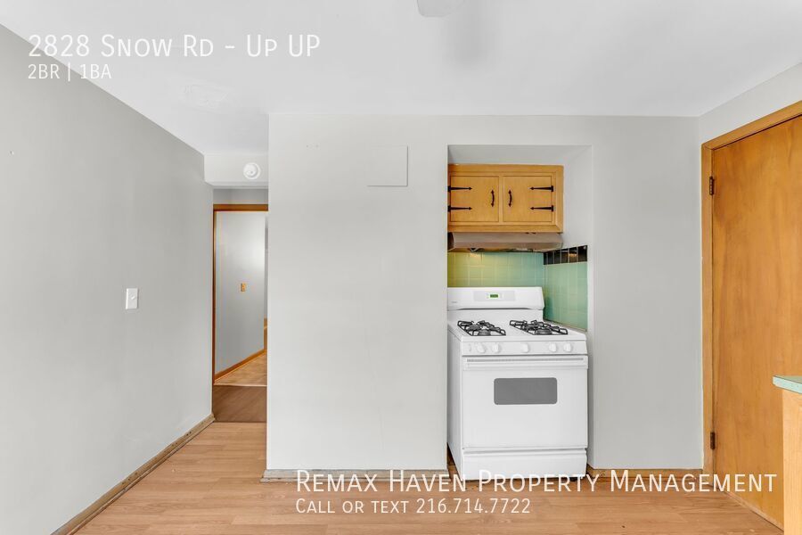 2828 Snow Rd | UP, Parma - Spacious 2-bed 1-bath multi-family home!  property image