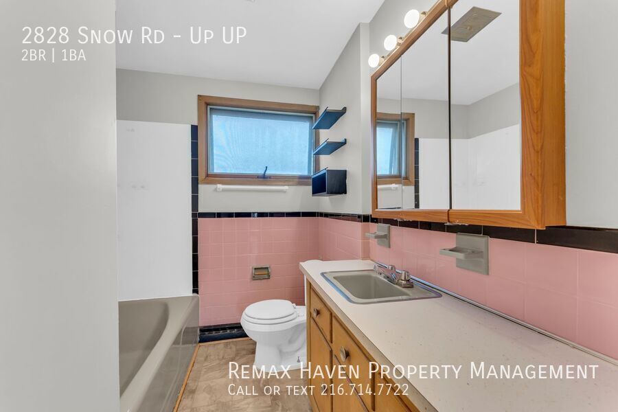 2828 Snow Rd | UP, Parma - Spacious 2-bed 1-bath multi-family home!  property image