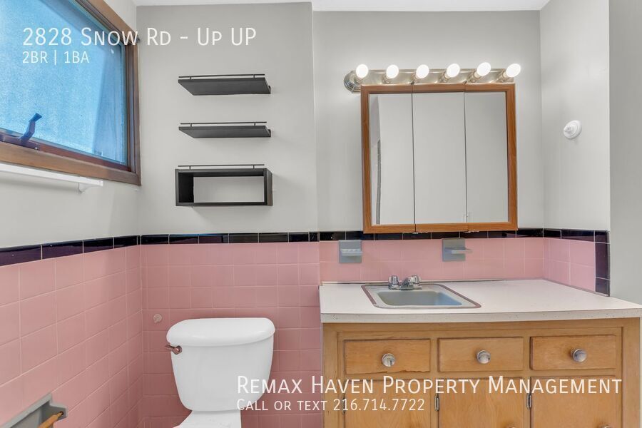 2828 Snow Rd | UP, Parma - Spacious 2-bed 1-bath multi-family home!  property image