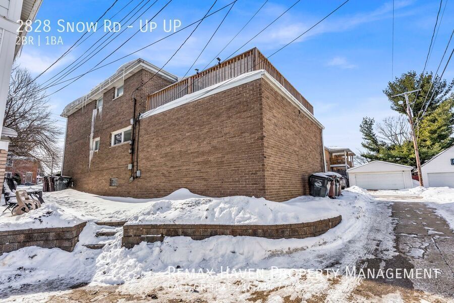 2828 Snow Rd | UP, Parma - Spacious 2-bed 1-bath multi-family home!  property image