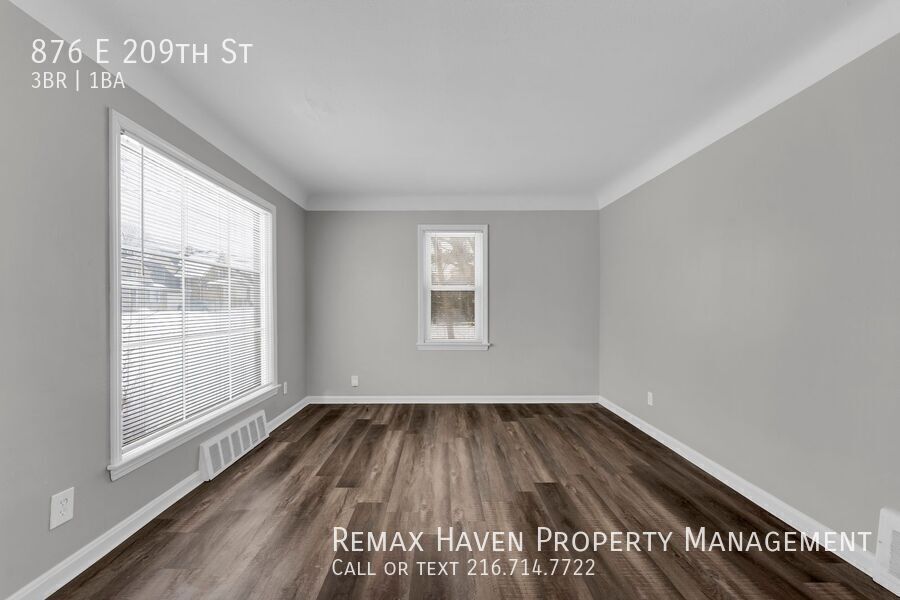 876 E 209th St, Euclid - Spacious 3-bed 1-bath single-family home! property image