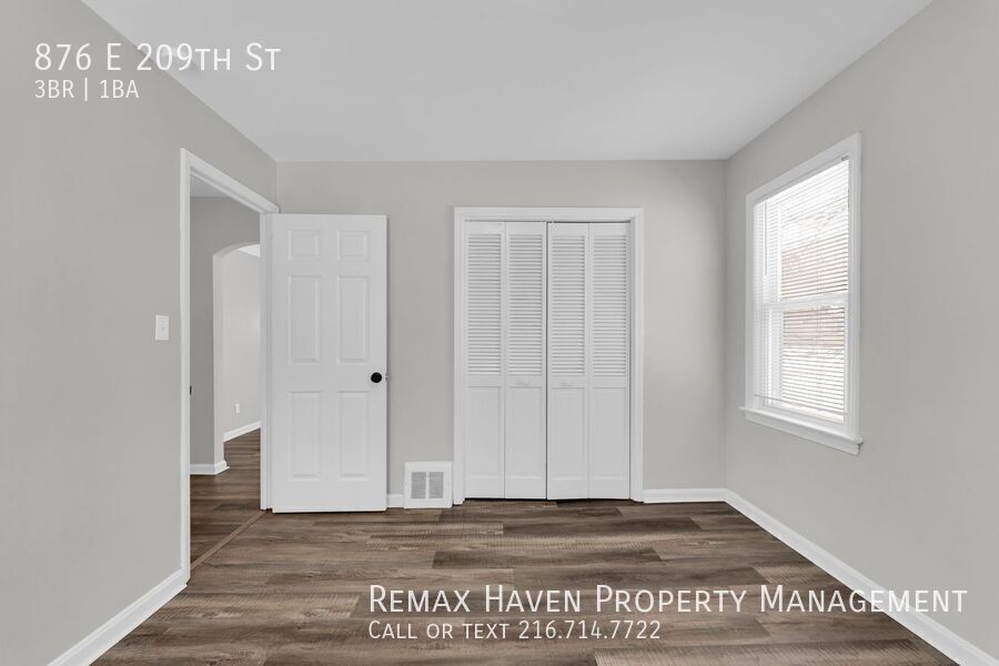 876 E 209th St, Euclid - Spacious 3-bed 1-bath single-family home! property image