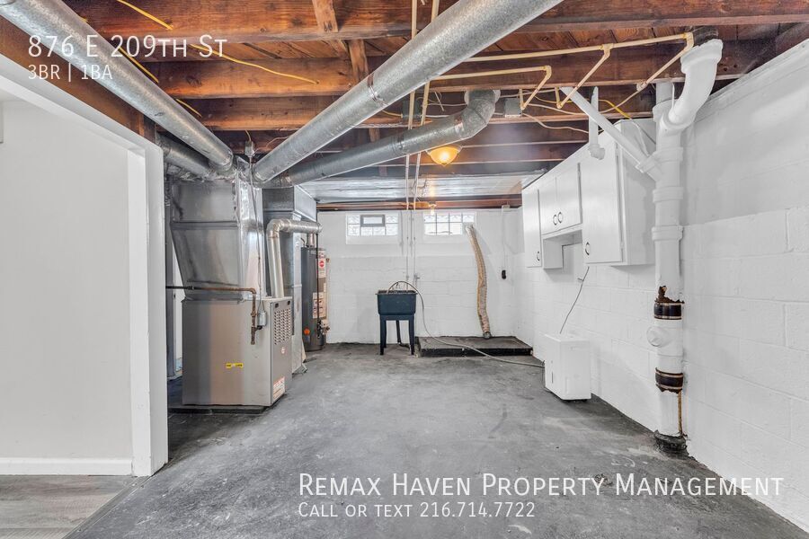 876 E 209th St, Euclid - Spacious 3-bed 1-bath single-family home! property image