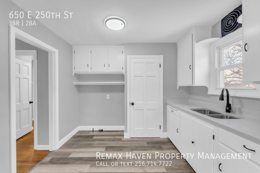 650 E 250th St, Euclid - Spacious 3-bed 2 -bath single-family home! property image