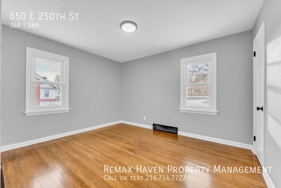 650 E 250th St, Euclid - Spacious 3-bed 2 -bath single-family home! property image