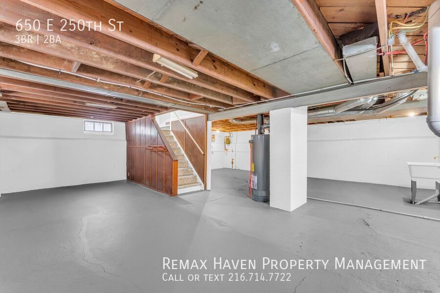 650 E 250th St, Euclid - Spacious 3-bed 2 -bath single-family home! property image