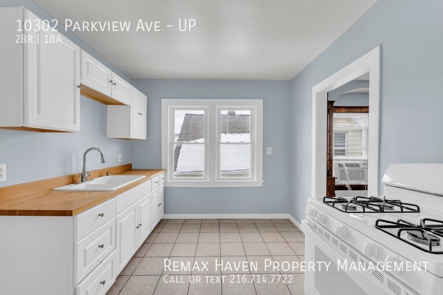 10302 Parview Ave| UP, Garfield Heights - Spacious 2-bed 1-bath multi-family home!  property image