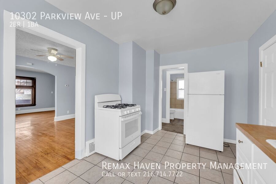 10302 Parview Ave| UP, Garfield Heights - Spacious 2-bed 1-bath multi-family home!  property image