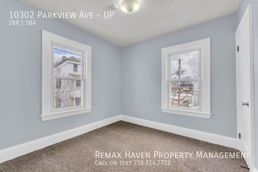 10302 Parview Ave| UP, Garfield Heights - Spacious 2-bed 1-bath multi-family home!  property image