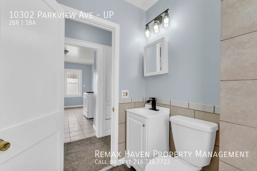 10302 Parview Ave| UP, Garfield Heights - Spacious 2-bed 1-bath multi-family home!  property image
