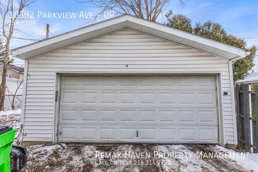 10302 Parview Ave| UP, Garfield Heights - Spacious 2-bed 1-bath multi-family home!  property image