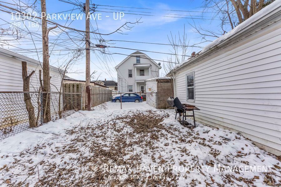 10302 Parview Ave| UP, Garfield Heights - Spacious 2-bed 1-bath multi-family home!  property image